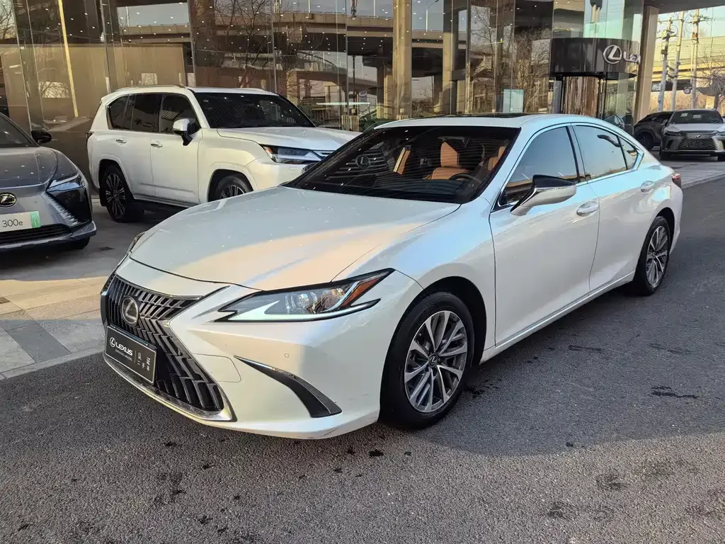 Lexus ES 2024 из CN, фото 1