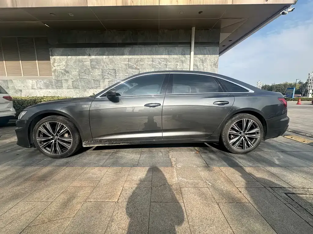 Audi A6L 2021 из CN, фото 8