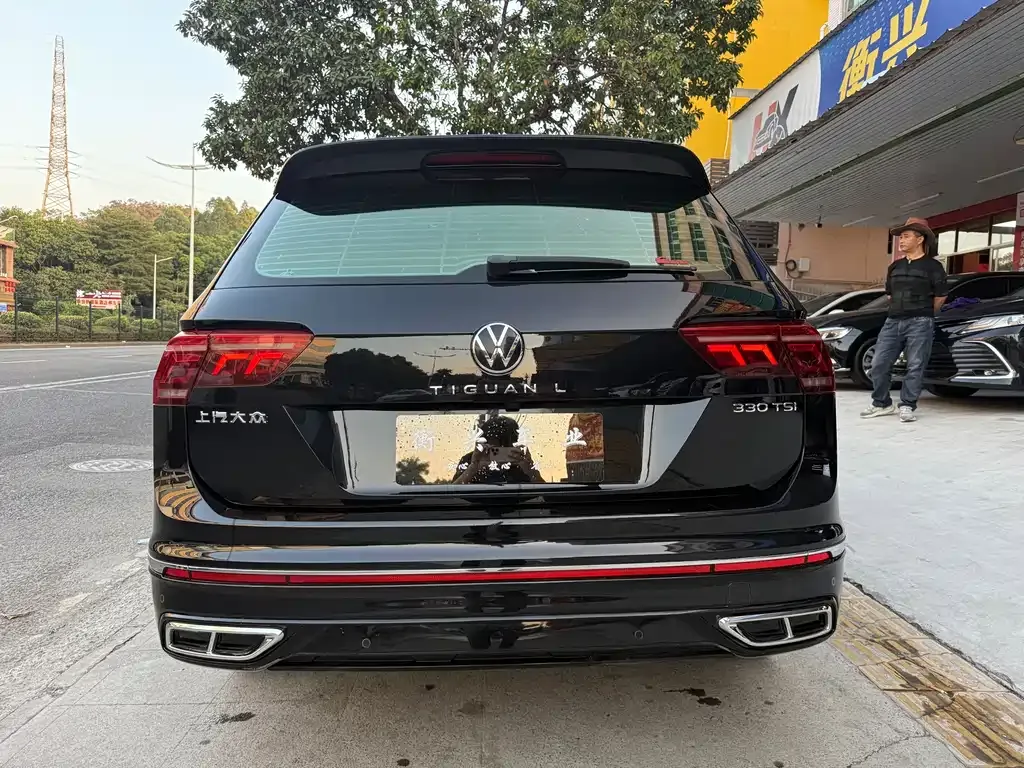 Volkswagen Tiguan L — фото 10