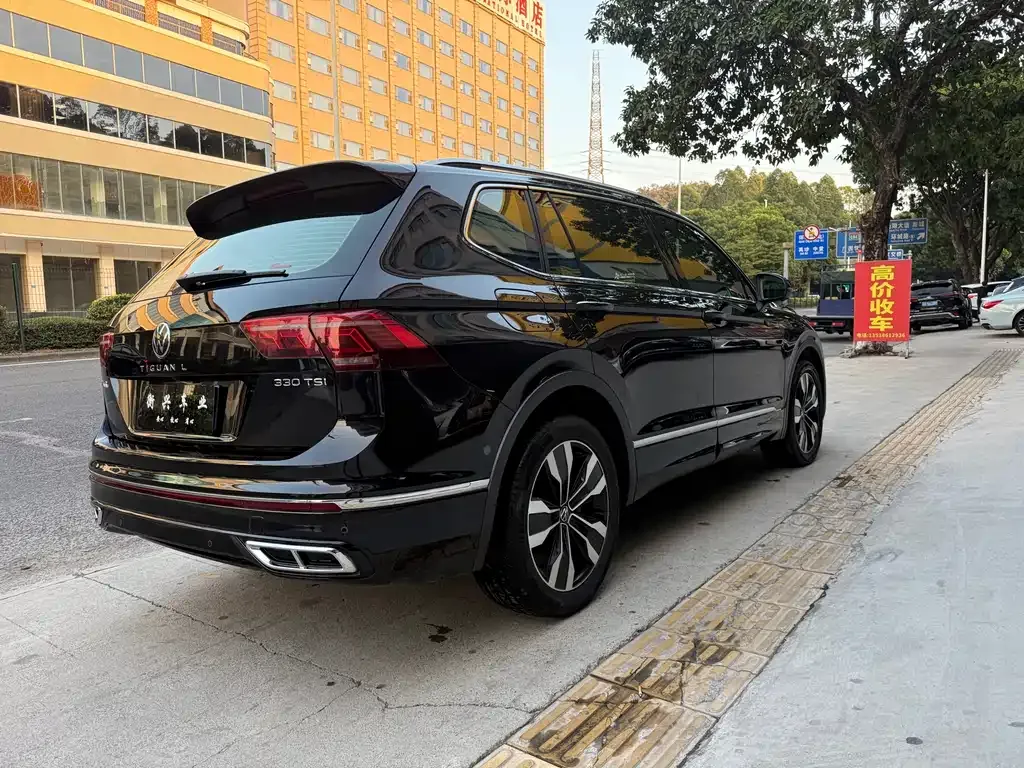 Volkswagen Tiguan L — фото 9