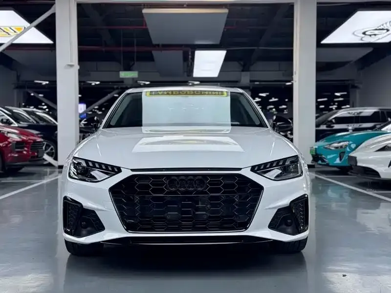 Audi A4L 2023 из CN, фото 3