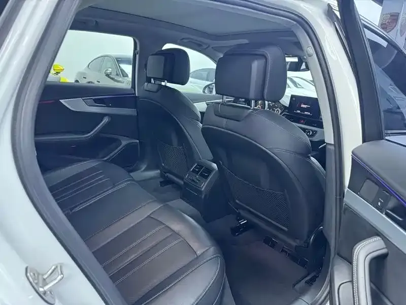 Audi A4L 2023 из CN, фото 9