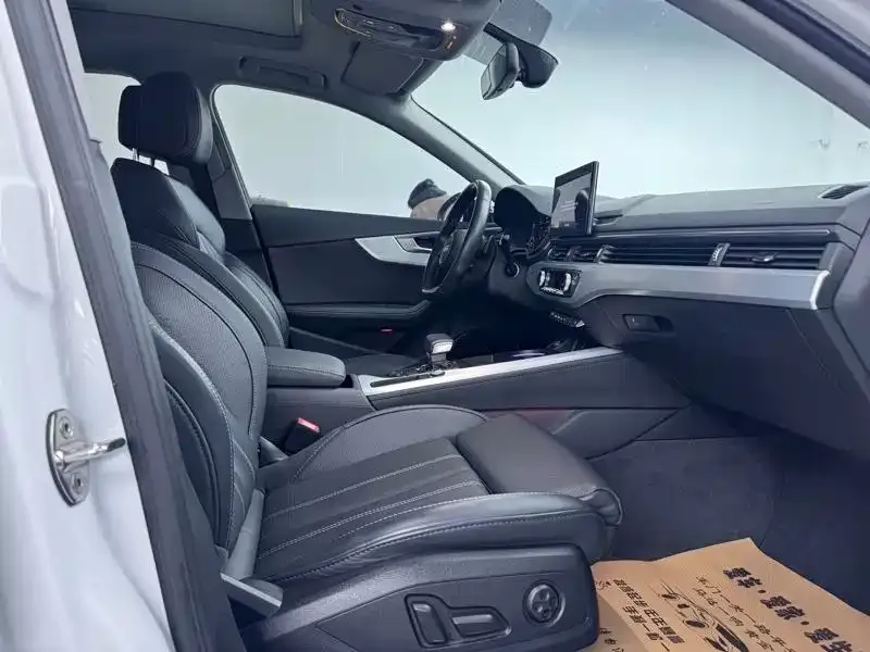 Audi A4L 2023 из CN, фото 6