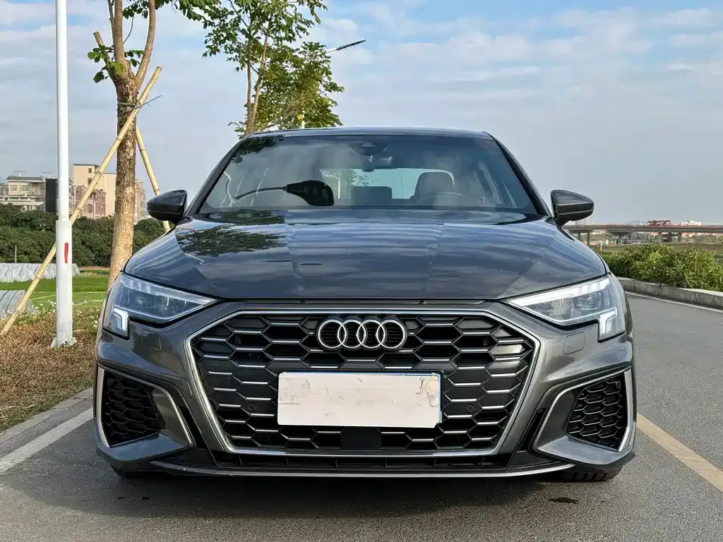 Audi A3 2023 из CN, фото 1