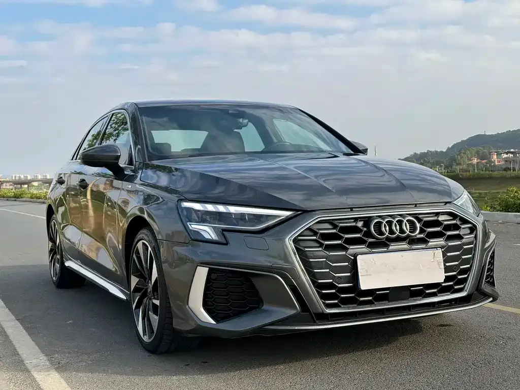 Audi A3 2023 из CN, фото 2