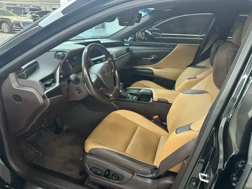 Lexus ES 2021 из CN, фото 3
