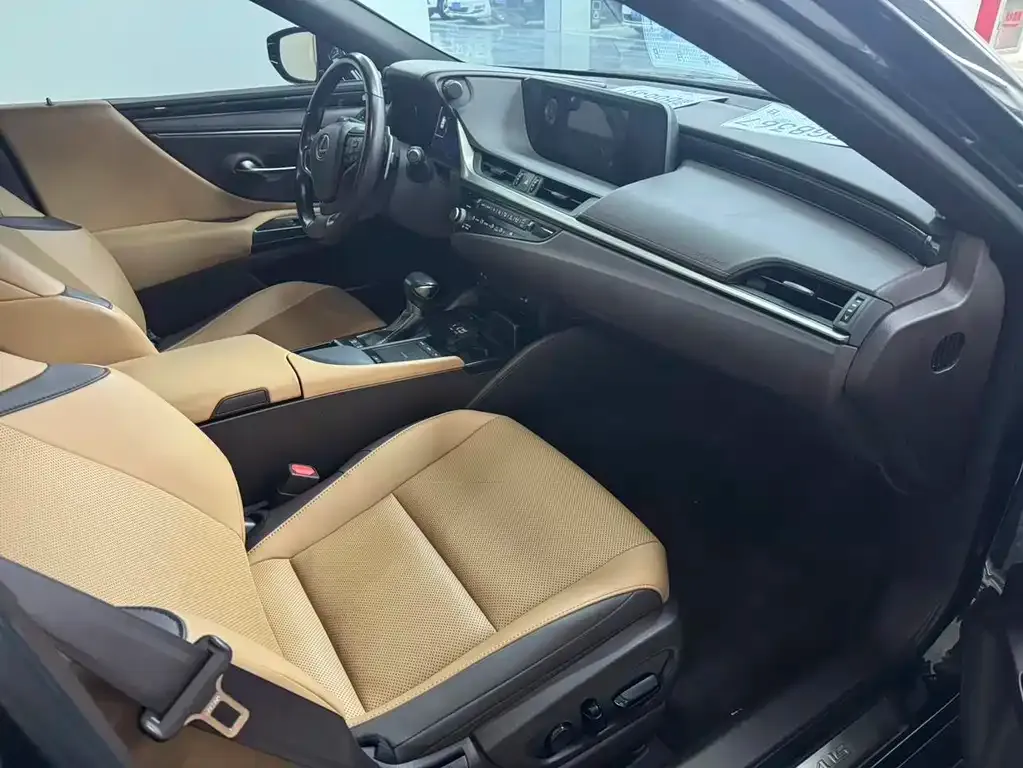 Lexus ES 2021 из CN, фото 10