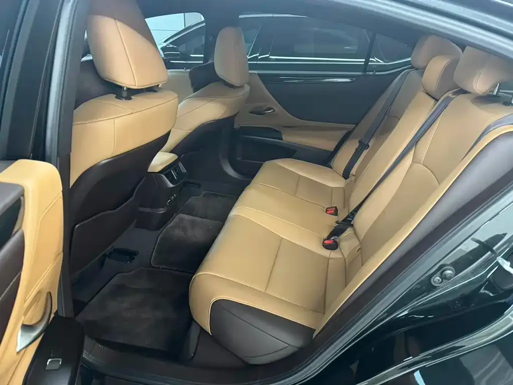 Lexus ES 2021 из CN, фото 7
