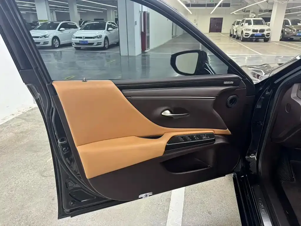Lexus ES 2021 из CN, фото 4