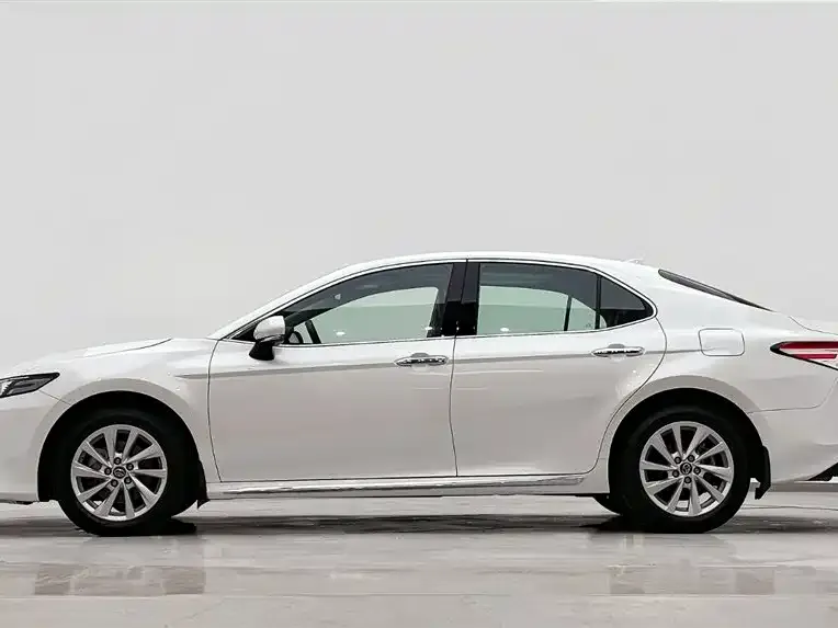Toyota Camry 2023 из CN, фото 2