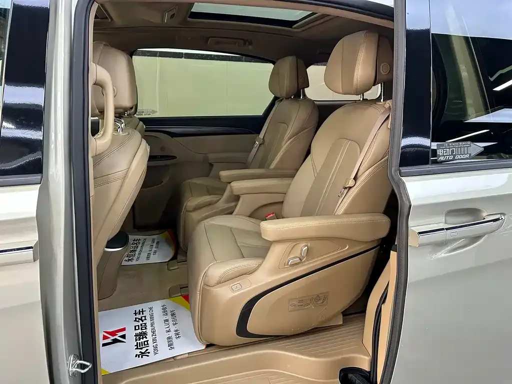 Buick GL8 2021 из CN, фото 9