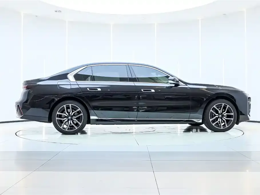 BMW 7 Series 2024 из CN, фото 2