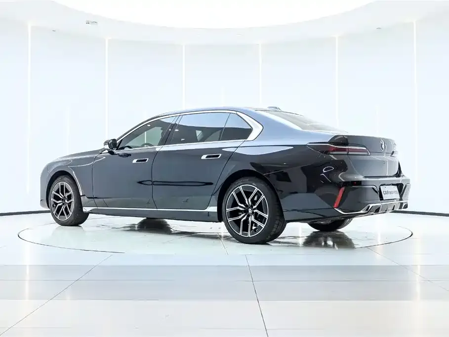 BMW 7 Series 2024 из CN, фото 8