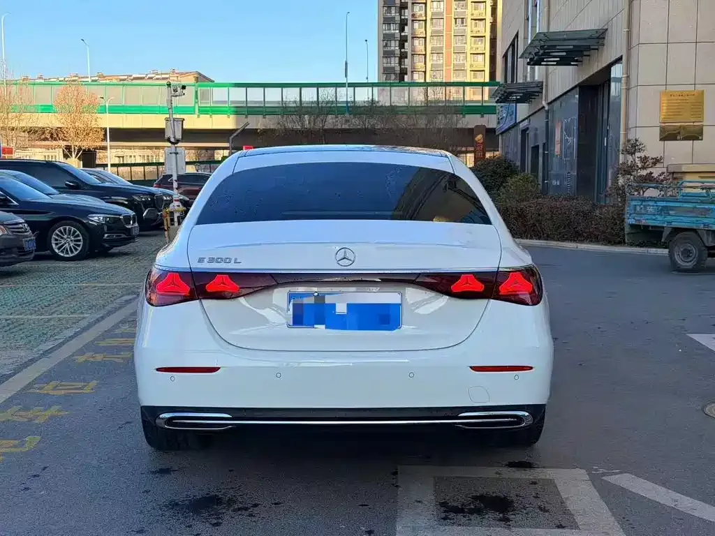 Mercedes-Benz E-Class 2024 из CN, фото 4