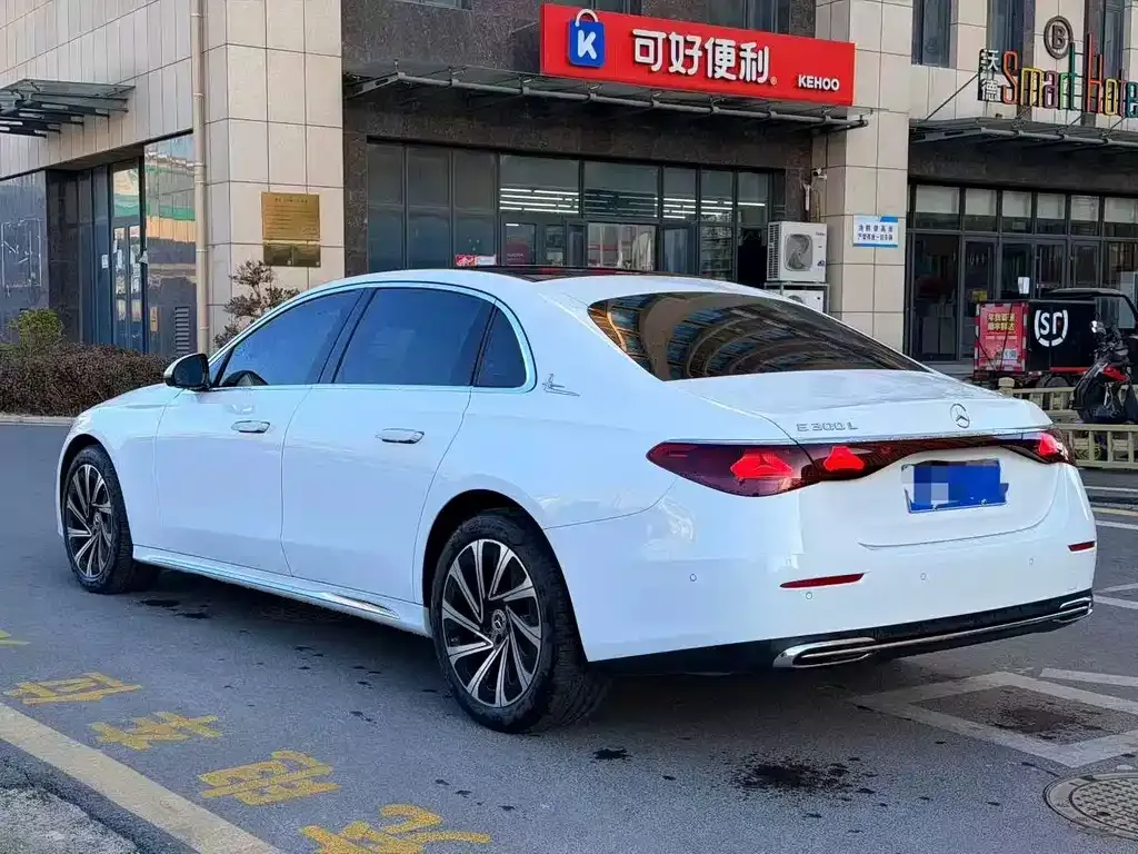 Mercedes-Benz E-Class 2024 из CN, фото 6