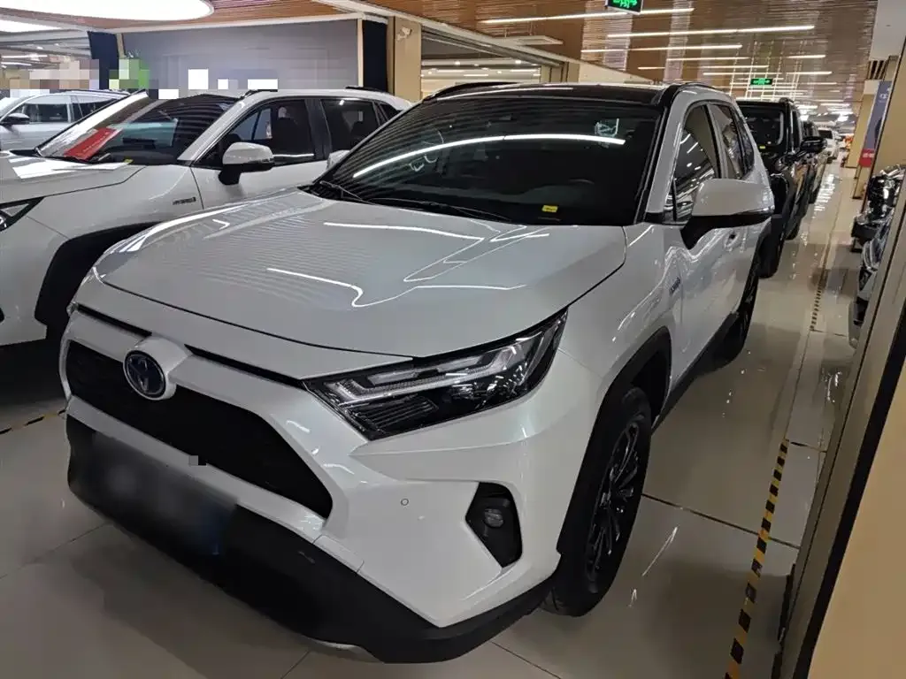 Toyota RAV4 2024 из CN, фото 1