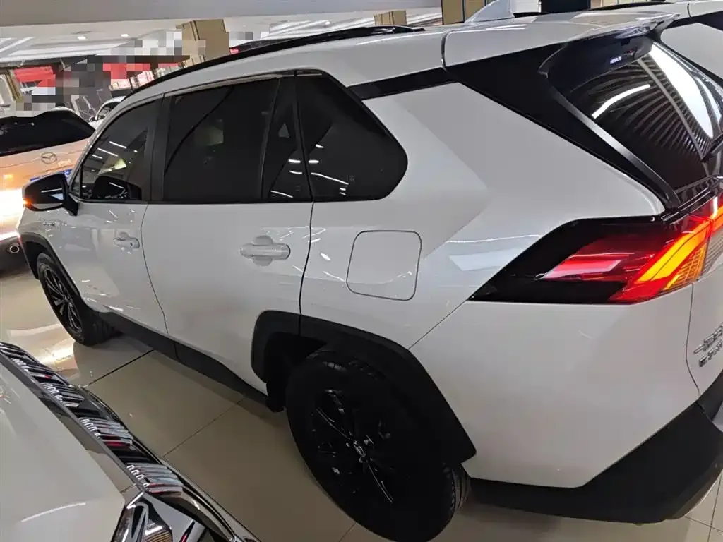 Toyota RAV4 2024 из CN, фото 4