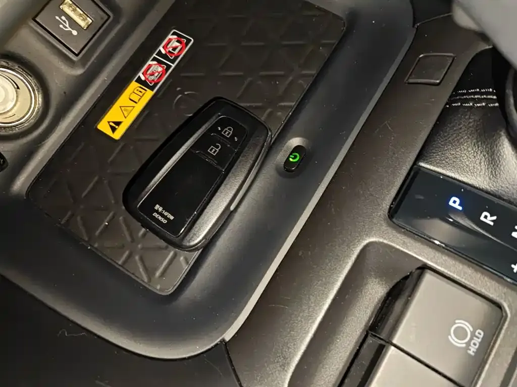 Toyota RAV4 2024 из CN, фото 8