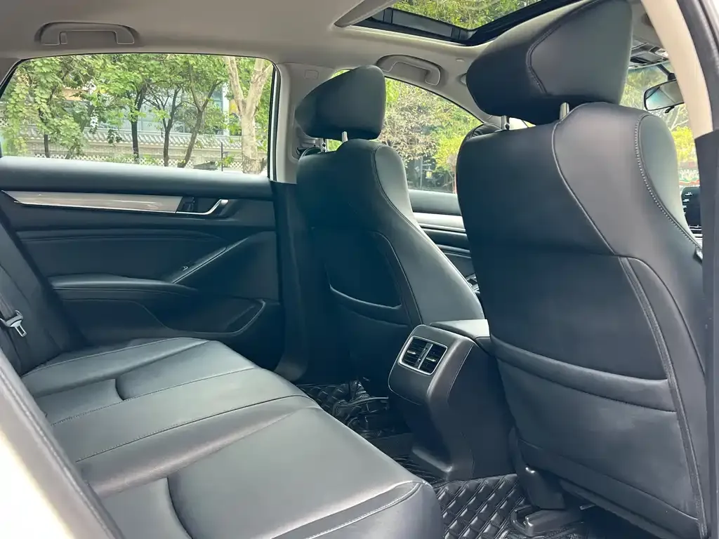 Honda Accord 2021 из CN, фото 3