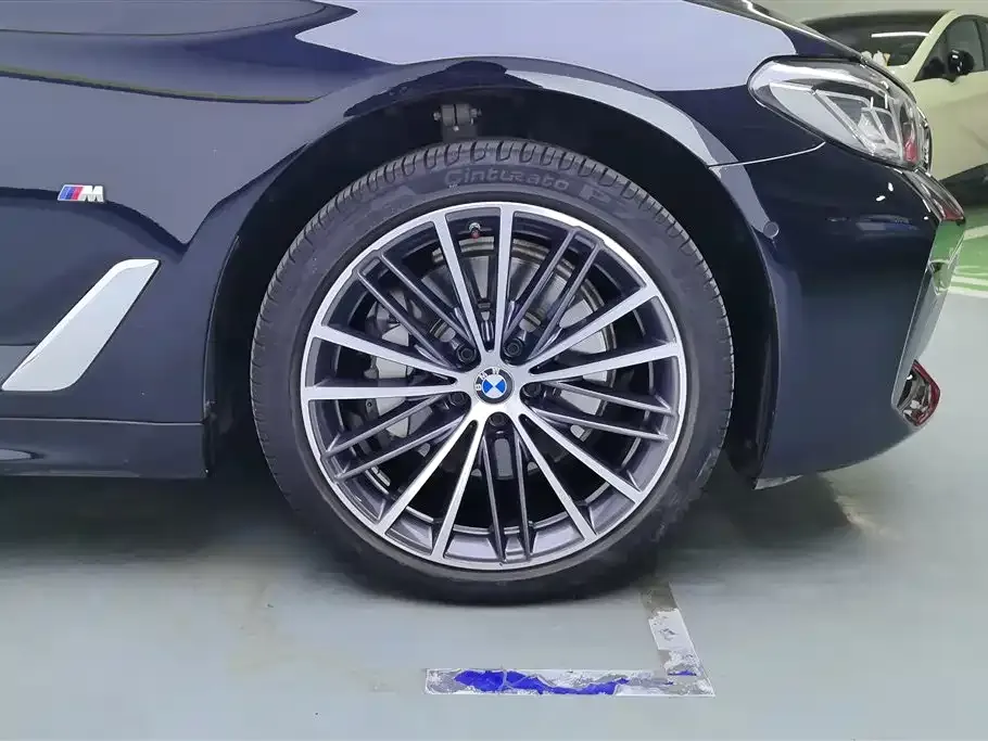 BMW 5 Series 2022 из CN, фото 7