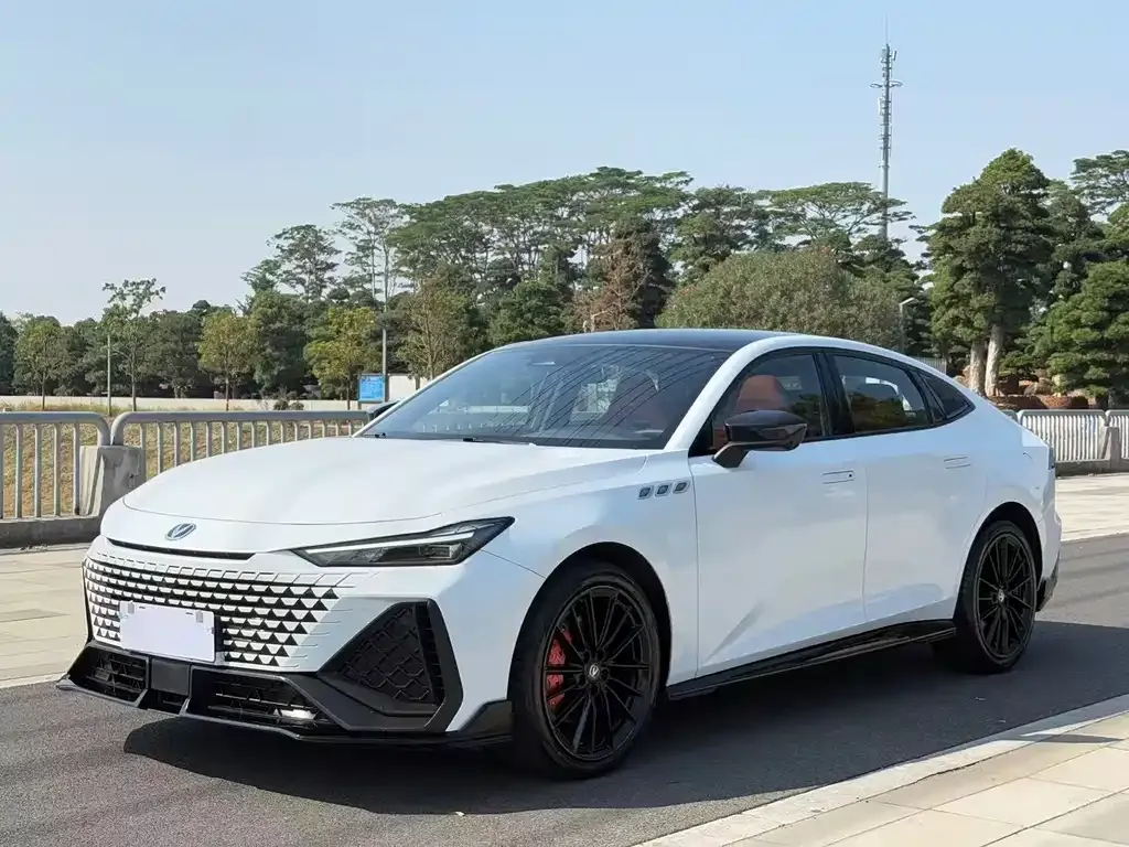 Changan UNI-V 2023 из CN, фото 1