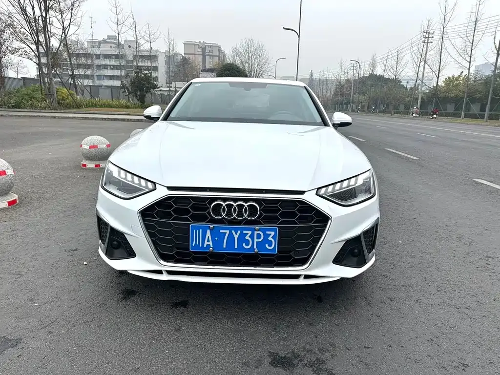 Audi A4L 2023 из CN, фото 3