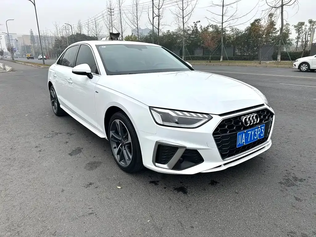 Audi A4L 2023 из CN, фото 8