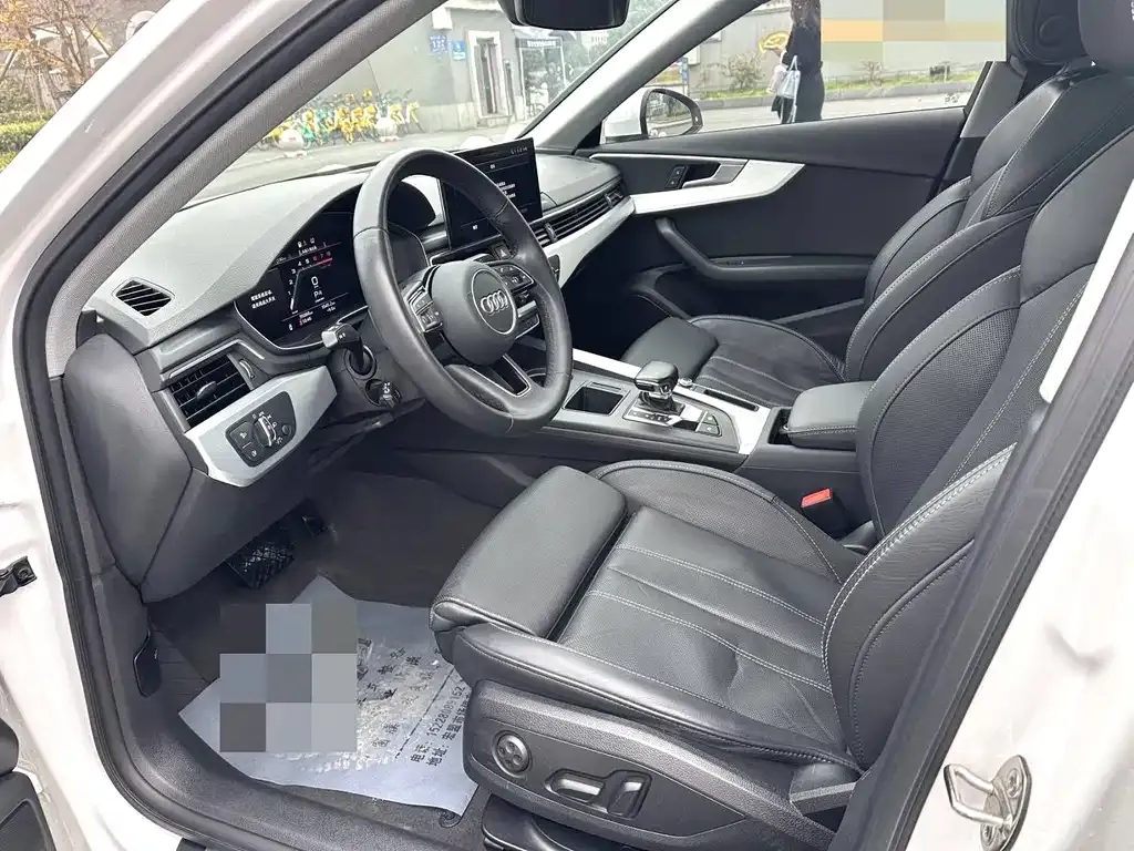 Audi A4L 2023 из CN, фото 2