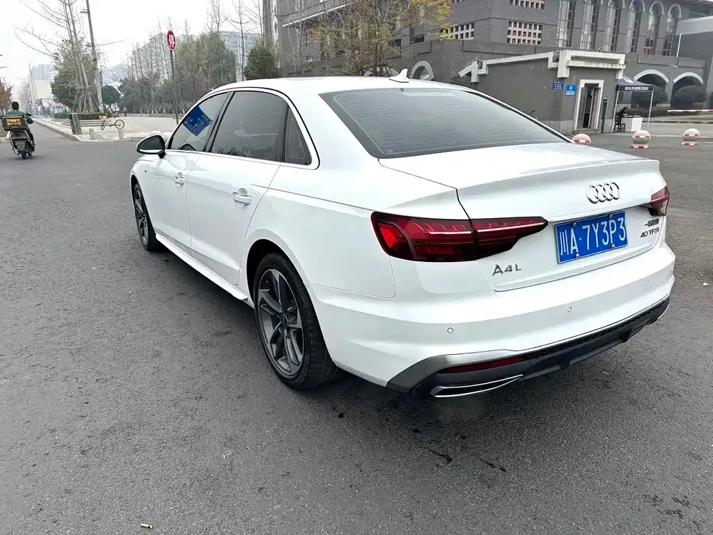 Audi A4L 2023 из CN, фото 7
