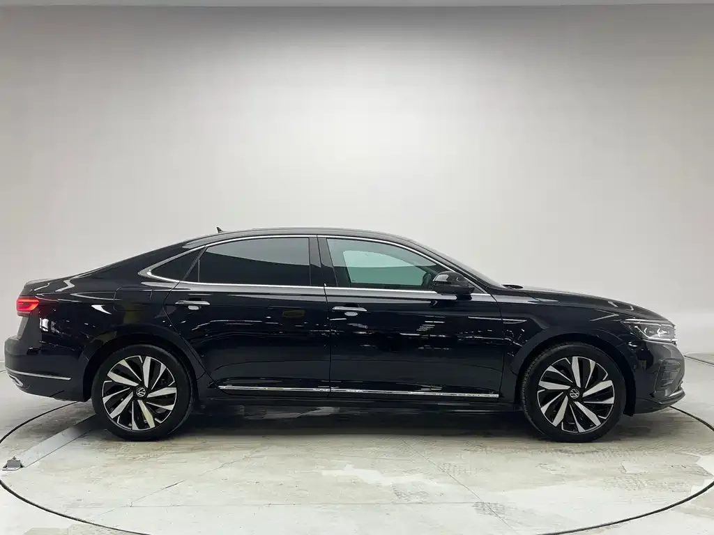 Volkswagen Passat 2024 из CN, фото 5