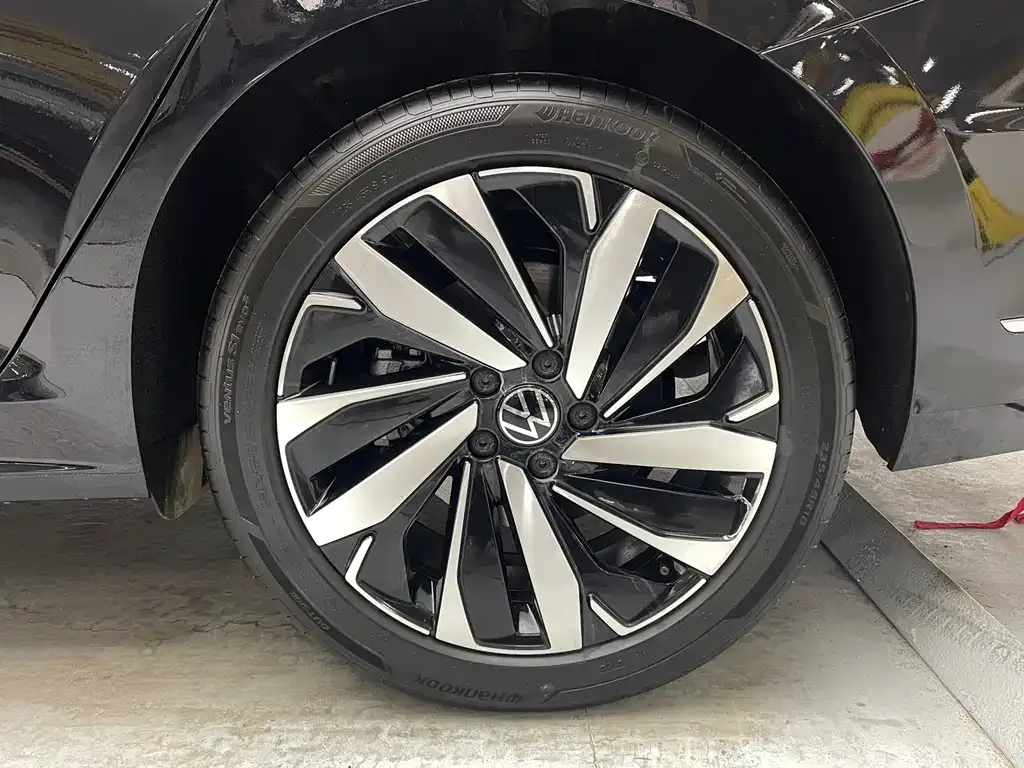 Volkswagen Passat 2024 из CN, фото 10