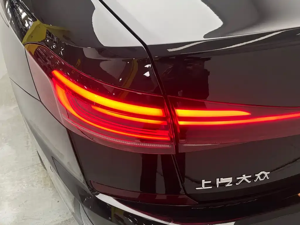 Volkswagen Passat 2024 из CN, фото 4