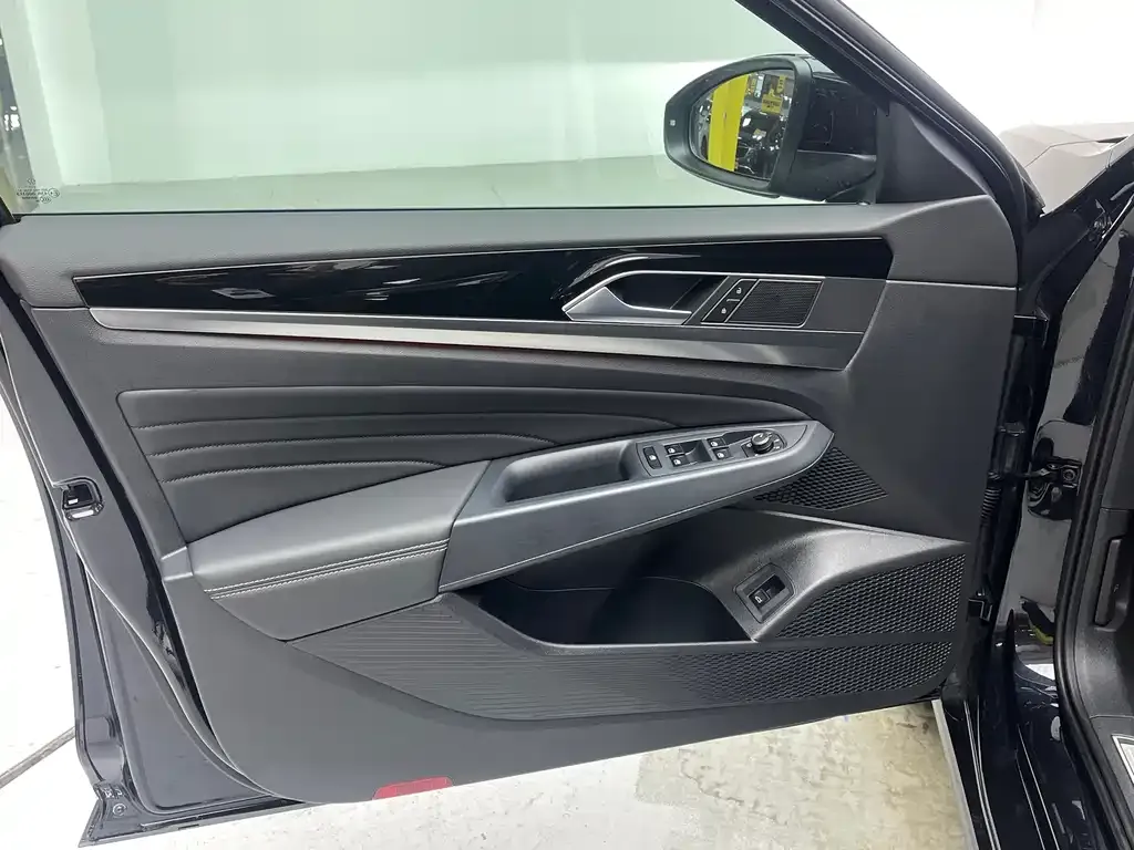 Volkswagen Passat 2024 из CN, фото 9
