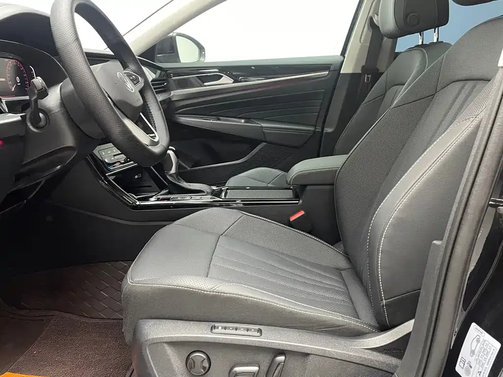 Volkswagen Passat 2024 из CN, фото 8