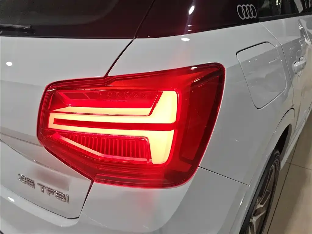 Audi Q2L 2024 из CN, фото 2