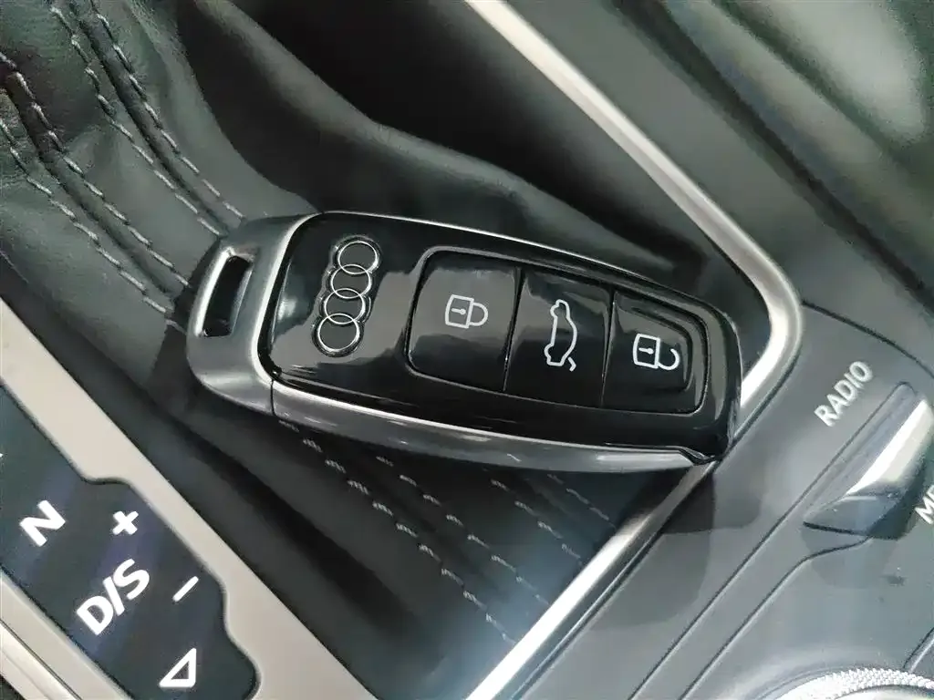 Audi Q2L 2024 из CN, фото 6