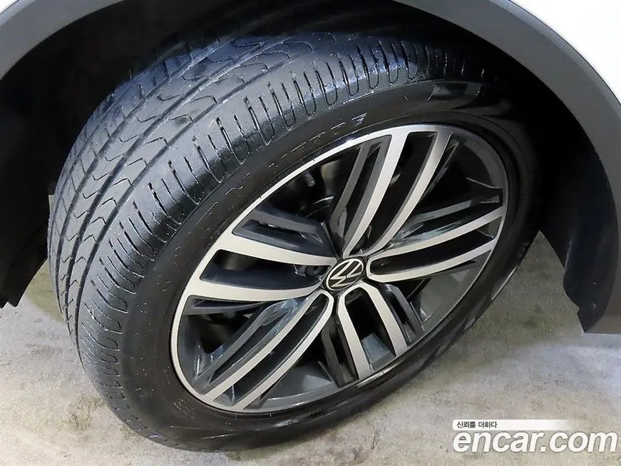 Volkswagen Tiguan 2023 из KR, фото 9