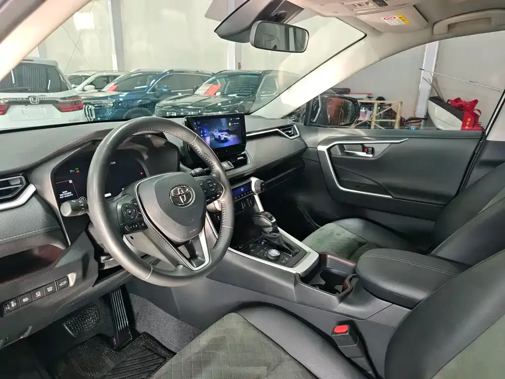 Toyota RAV4 2023 из CN, фото 10