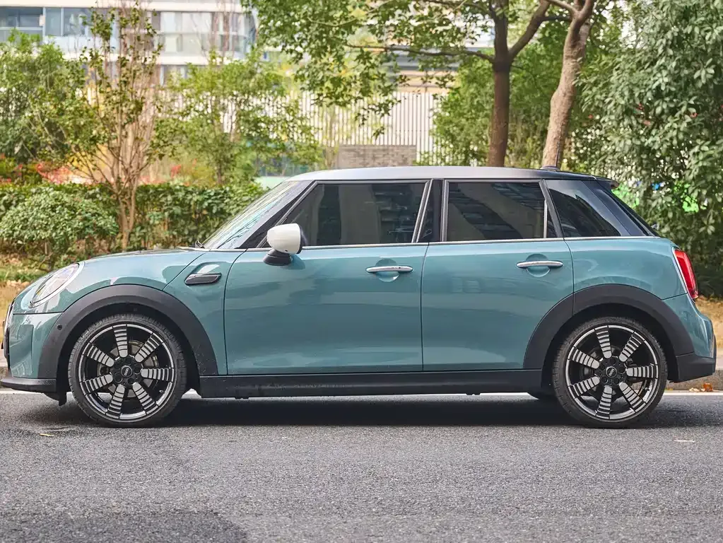 MINI Cooper (3-door) 2023 из CN, фото 9
