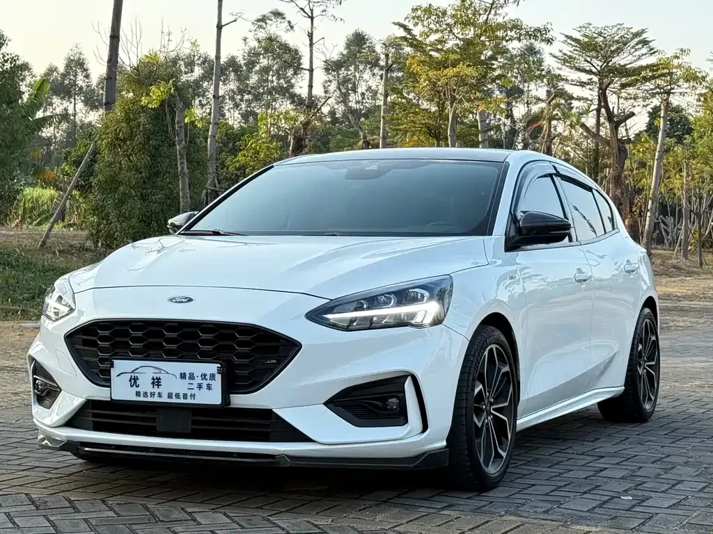 Ford Focus 2022 из CN, фото 1
