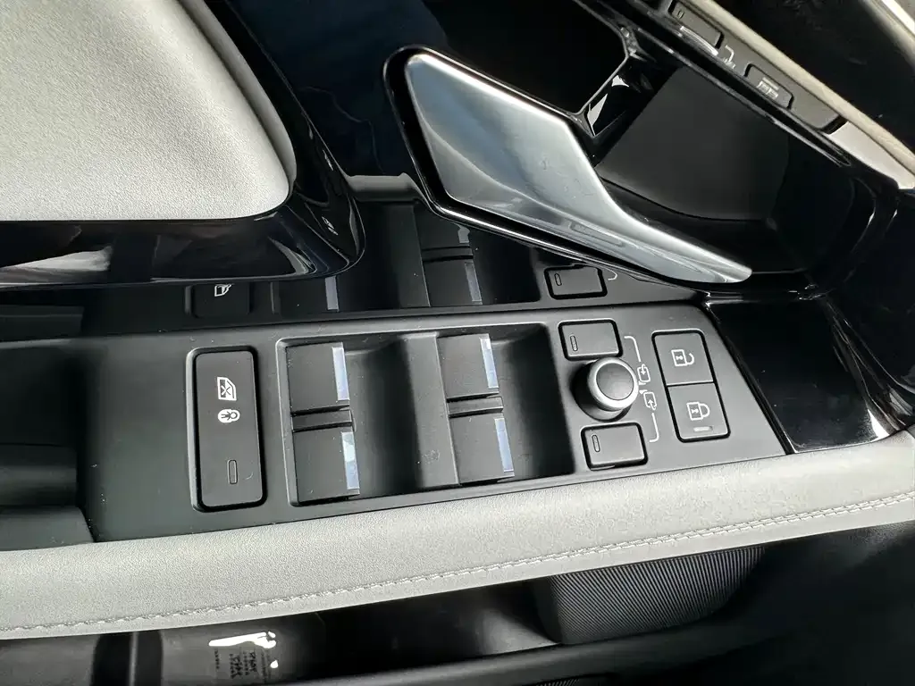 Land Rover Evoque 2024 из CN, фото 8
