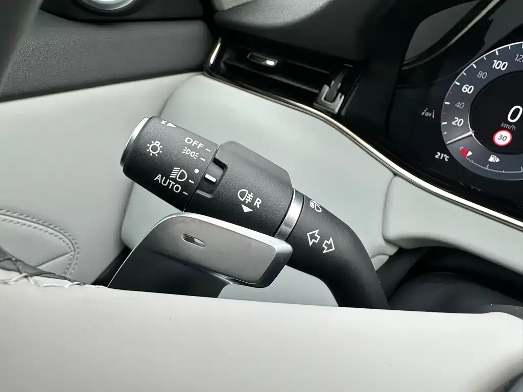 Land Rover Evoque 2024 из CN, фото 2