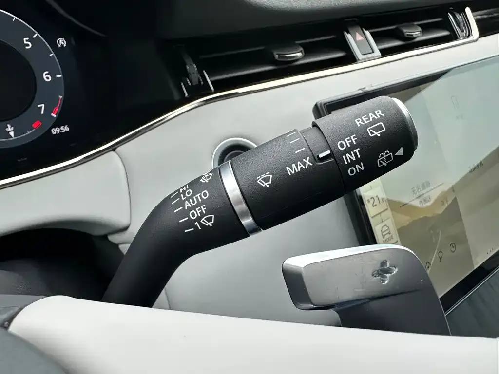 Land Rover Evoque 2024 из CN, фото 3