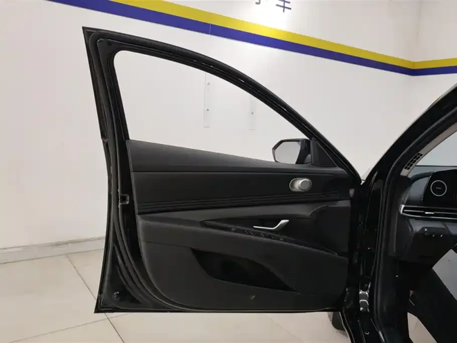 Hyundai Elantra 2025 из CN, фото 2