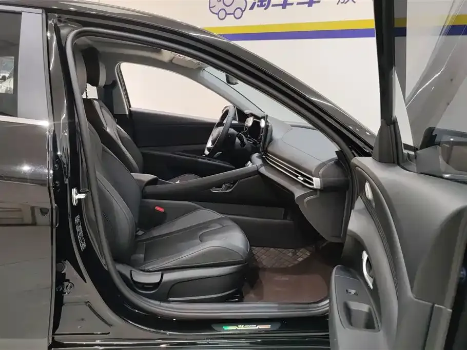 Hyundai Elantra 2025 из CN, фото 4