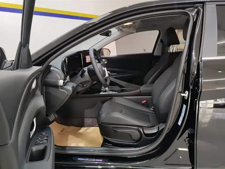 Hyundai Elantra 2025 из CN, фото 6