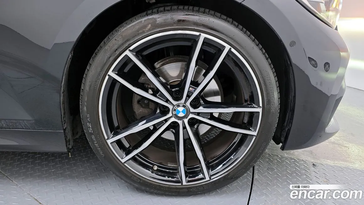 BMW 3-Series 2021 из KR, фото 10