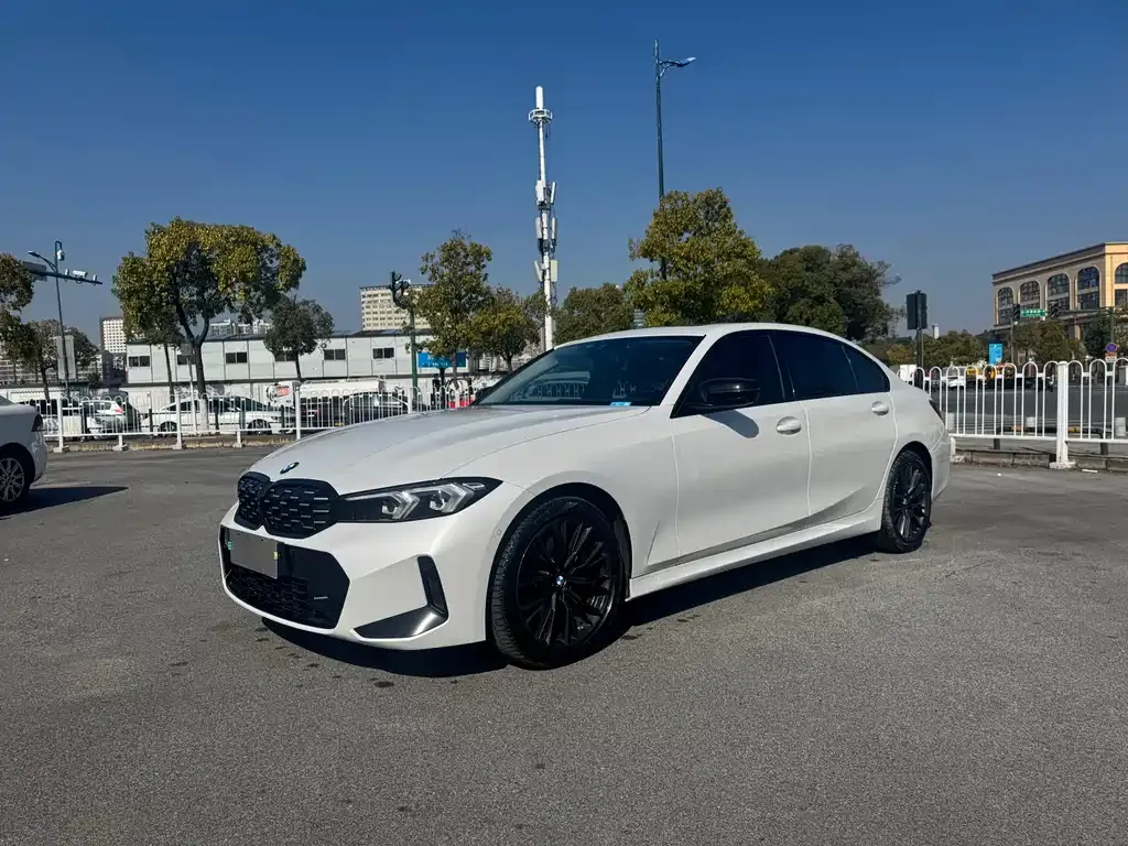 BMW 3 Series 2023 из CN, фото 1