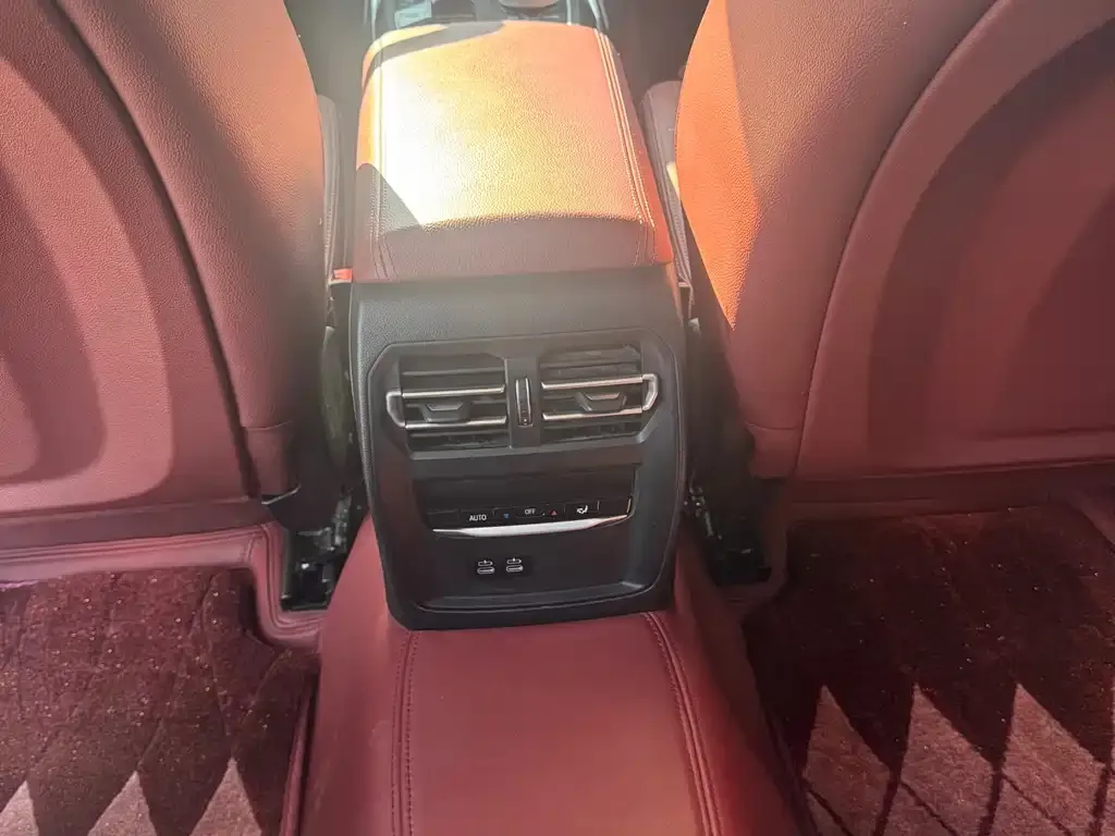 BMW 3 Series 2023 из CN, фото 6