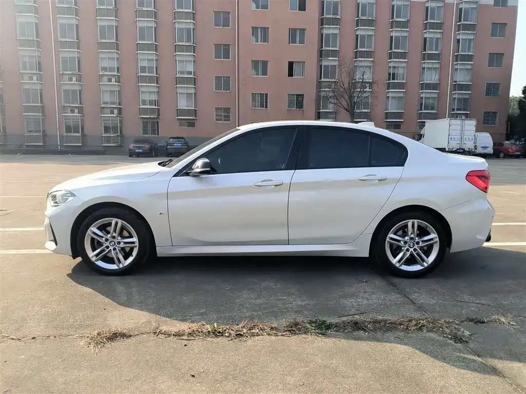 BMW 1 Series 2021 из CN, фото 8